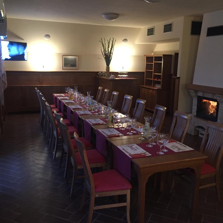 Pensjonat A Restaurace Lemberk *